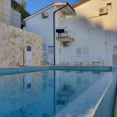 לוקבה Apartment 4 With Pool And Amazing Sea View מראה חיצוני תמונה